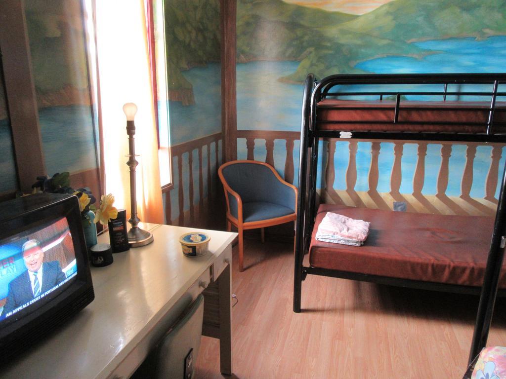 Turtle Hostel วิกตอเรีย ภายนอก รูปภาพ