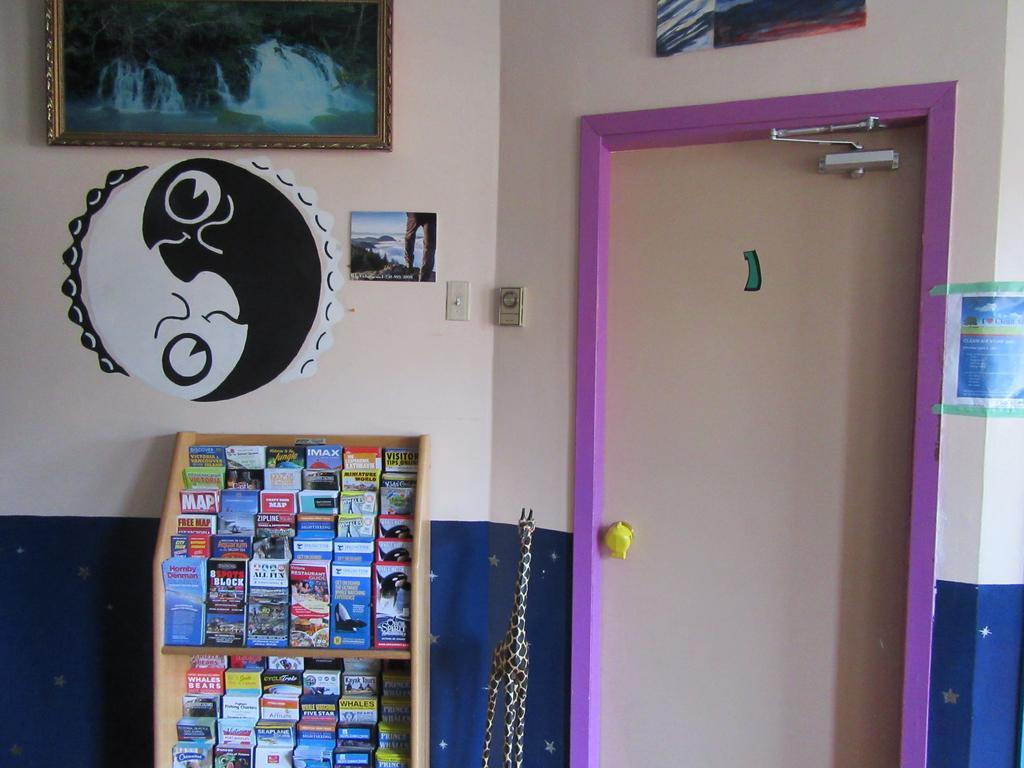 Turtle Hostel วิกตอเรีย ภายนอก รูปภาพ