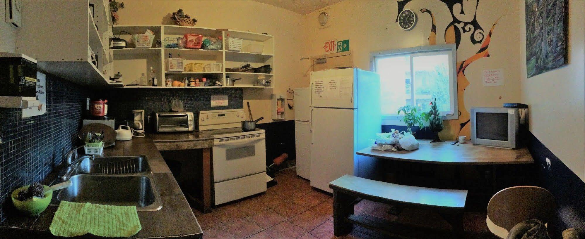 Turtle Hostel วิกตอเรีย ภายนอก รูปภาพ